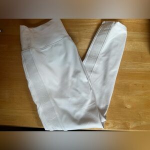 White Fabletics Powerhold Leggings- (WORN ONCE)